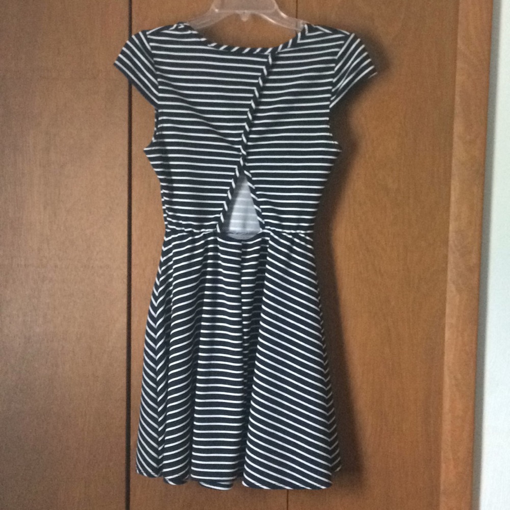 Dress - Picture 3 of 3